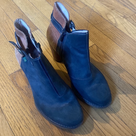 El Naturalista Women's 472 Colibri Ankle Bootie - Picture 2 of 9